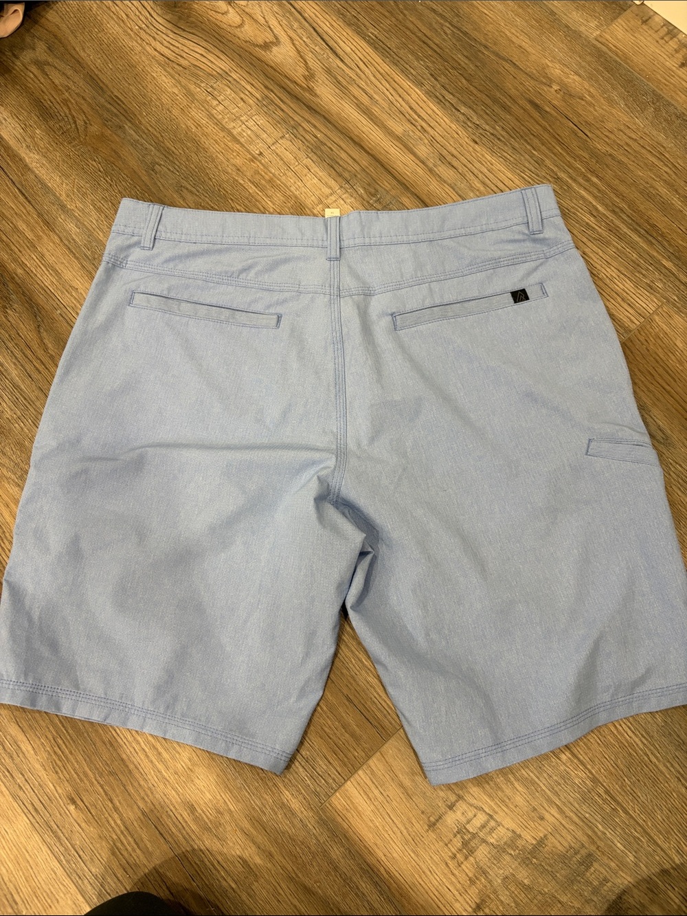 Men’s Ripzone Shorts - Picture 3 of 4